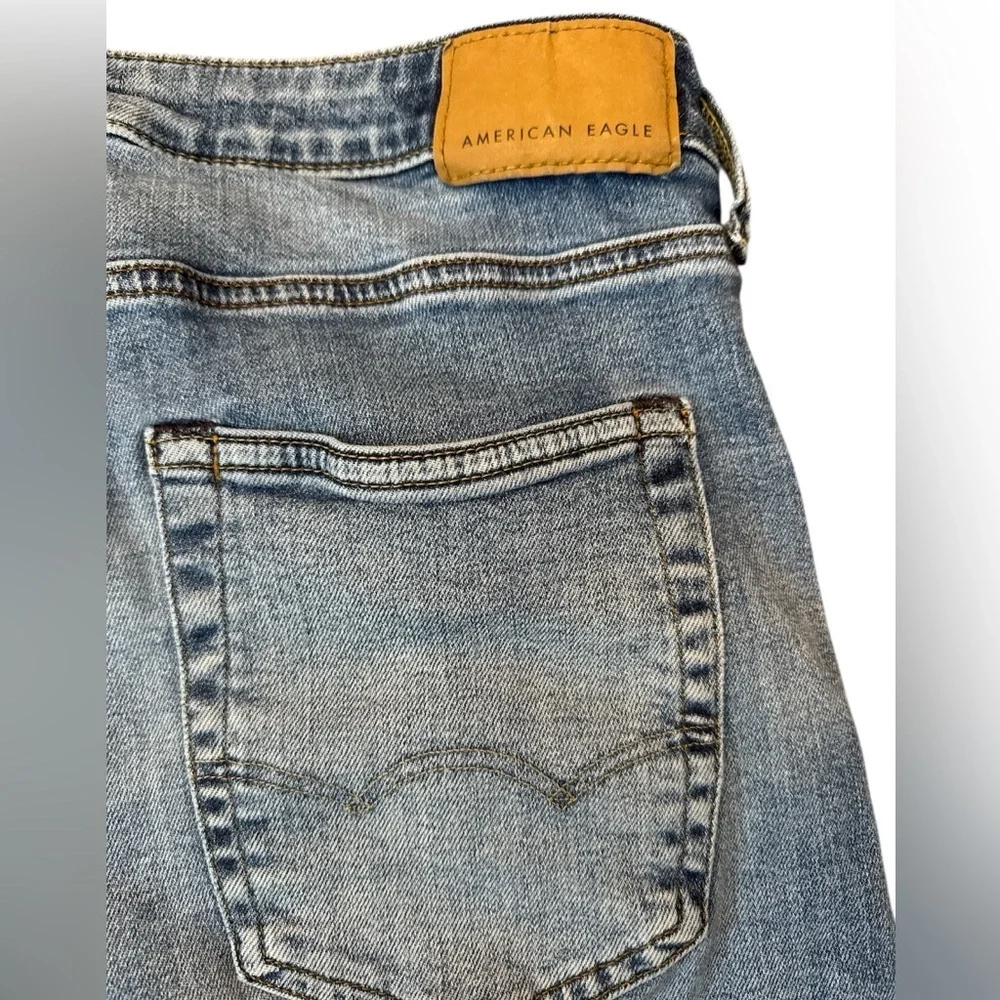 Men’s AE American Eagle Airflex BOOTCUT faded blue JEANS 31 x 32